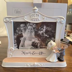 NWT Precious Moments Disney Mickey Mouse Happily Ever After Picture Frame, 4x6